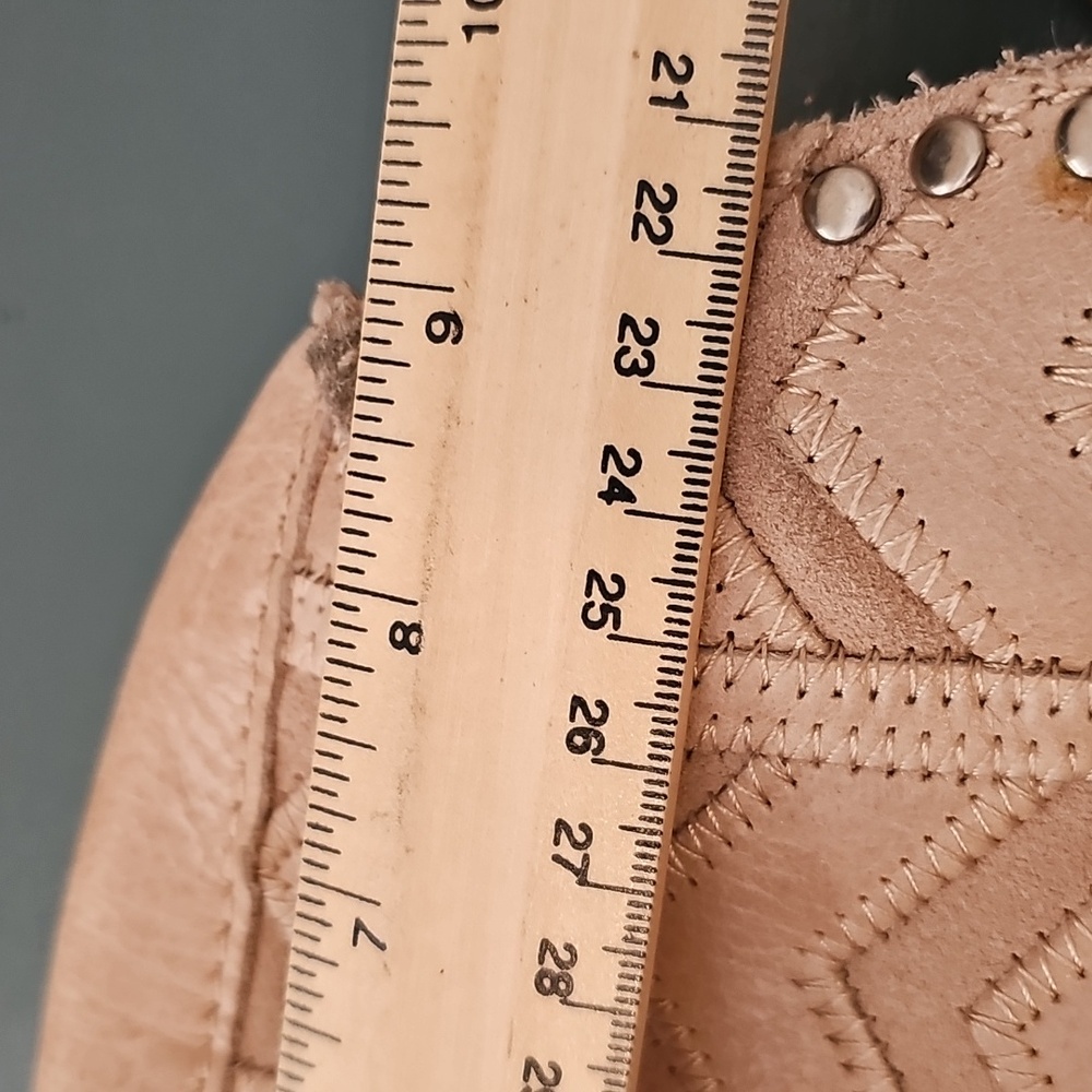 Stylish Tan Crossbody Bagzipper Closure. Adjustable Wide Strap. - Picture 12 of 15